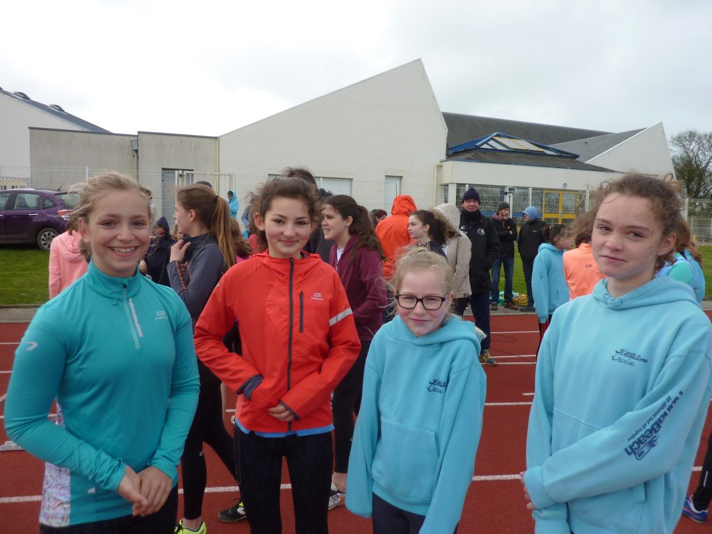 Noëlle, Maëlys, Manon et Lucie: avant l'échauffement